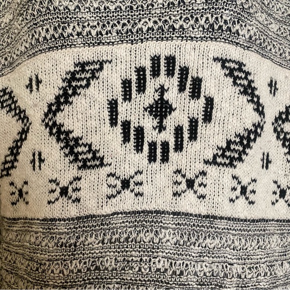 Maurices Aztec Southwest Chunky Knit Hooded Sweater L - Picture 3 of 9